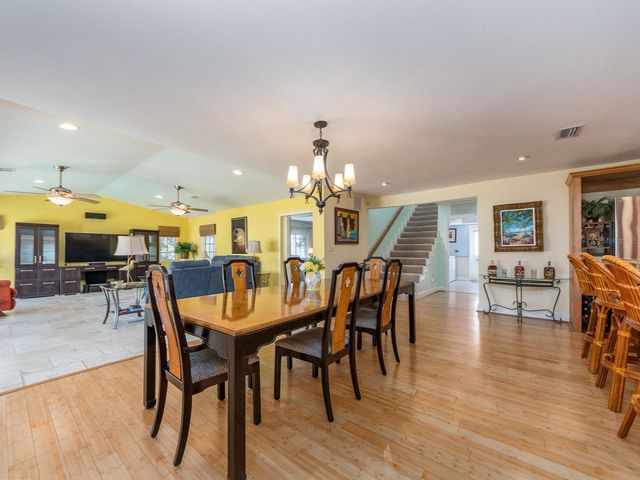 1140 81ST STREET S, St Petersburg, FL 33707