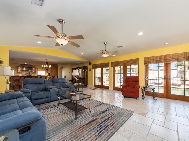 1140 81ST STREET S, St Petersburg, FL 33707