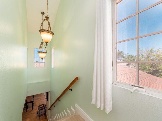 1140 81ST STREET S, St Petersburg, FL 33707