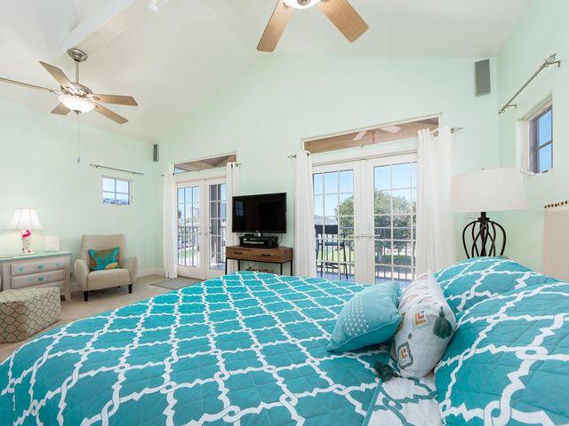 1140 81ST STREET S, St Petersburg, FL 33707