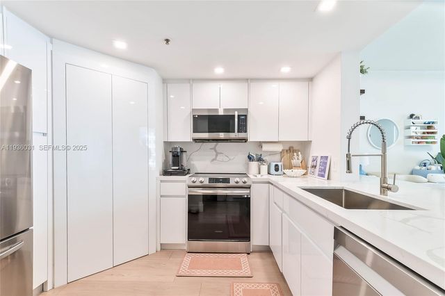 701 Brickell Key Blvd 808, Miami, FL 33131