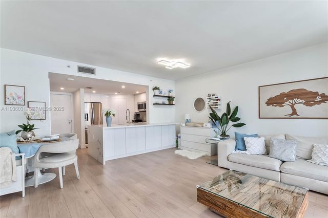 701 Brickell Key Blvd 808, Miami, FL 33131