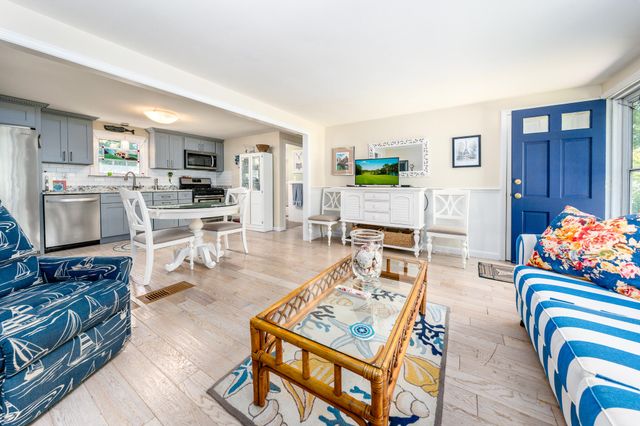 6 Security Street, Hyannis, MA 02601
