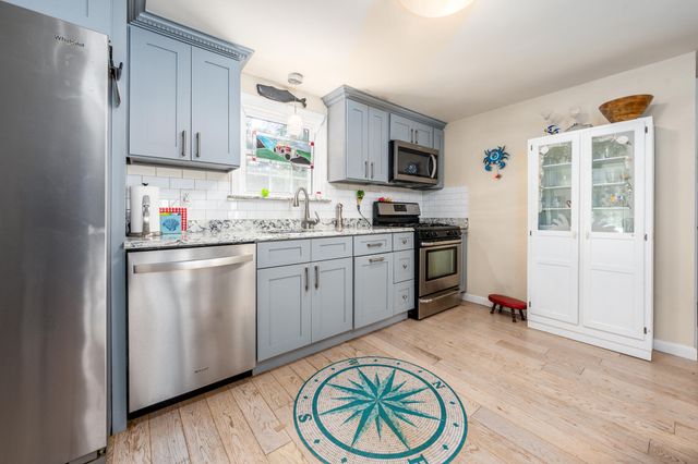 6 Security Street, Hyannis, MA 02601