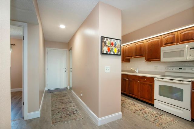 802 BAHIA DEL SOL DRIVE 6, Ruskin, FL 33570