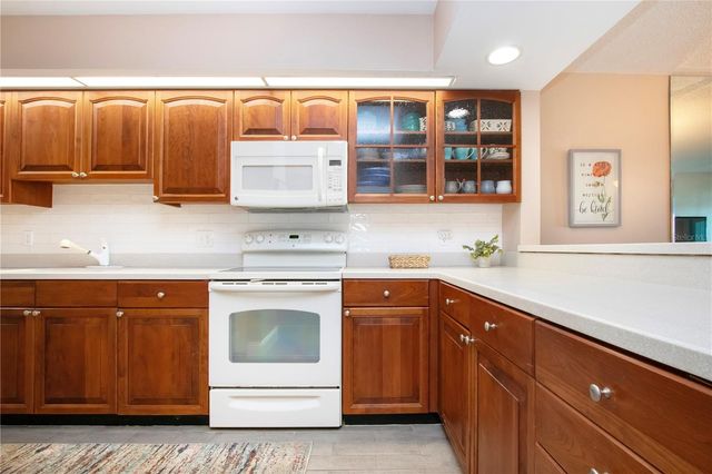 802 BAHIA DEL SOL DRIVE 6, Ruskin, FL 33570