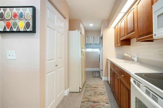 802 BAHIA DEL SOL DRIVE 6, Ruskin, FL 33570