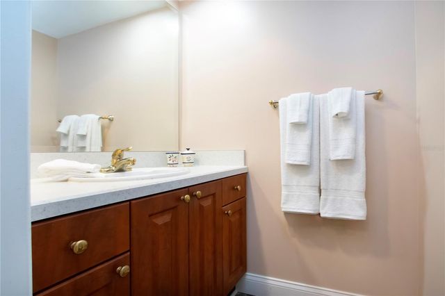 802 BAHIA DEL SOL DRIVE 6, Ruskin, FL 33570