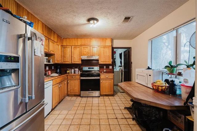 5461 Chuzzlewit SW Court, Lilburn, GA 30047