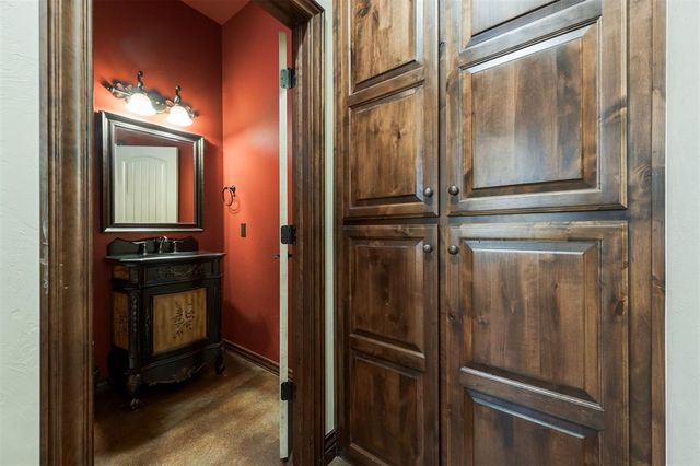 13216 NW 4th Street, Yukon, OK 73099