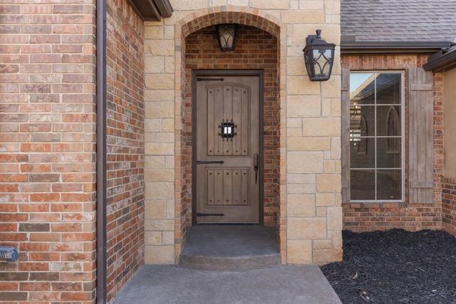 13216 NW 4th Street, Yukon, OK 73099