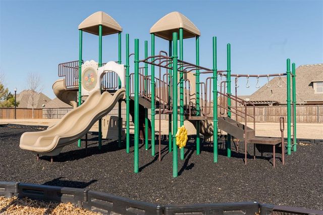 13216 NW 4th Street, Yukon, OK 73099