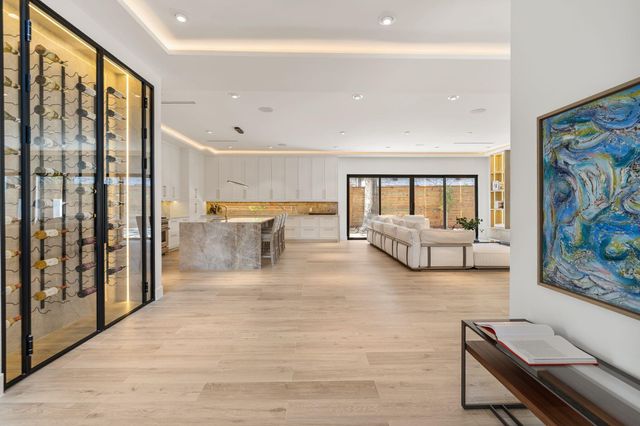 46 W Broad Oaks Dr, Houston, TX 77056