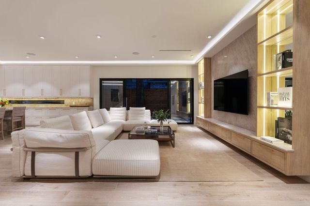 46 W Broad Oaks Dr, Houston, TX 77056