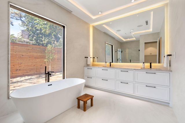 46 W Broad Oaks Dr, Houston, TX 77056