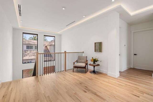 46 W Broad Oaks Dr, Houston, TX 77056