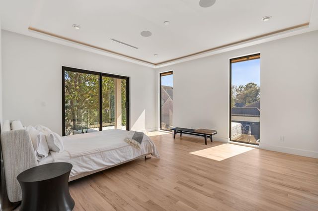 46 W Broad Oaks Dr, Houston, TX 77056