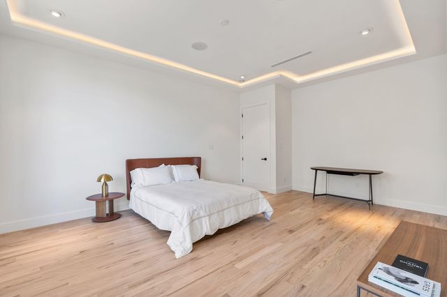 46 W Broad Oaks Dr, Houston, TX 77056