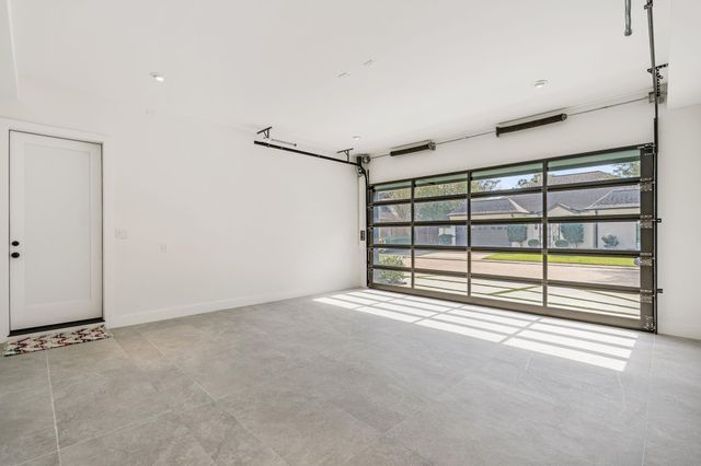 46 W Broad Oaks Dr, Houston, TX 77056