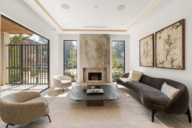 46 W Broad Oaks Dr, Houston, TX 77056