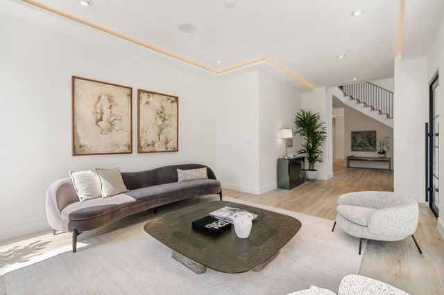 46 W Broad Oaks Dr, Houston, TX 77056