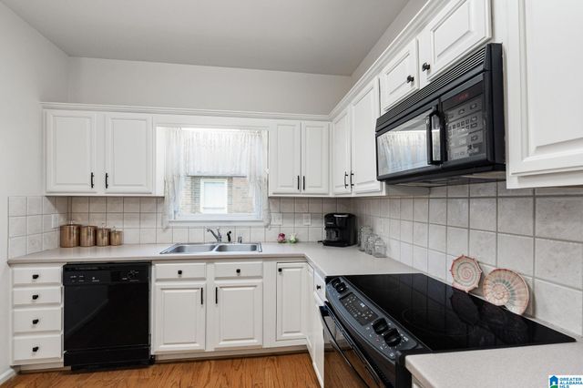 1155 BERWICK ROAD, Hoover, AL 35242