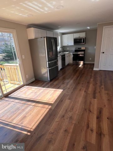 550 WHITE SANDS DR, Lusby, MD 20657