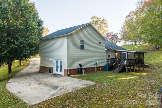 112 Surrey Drive, Morganton, NC 28655