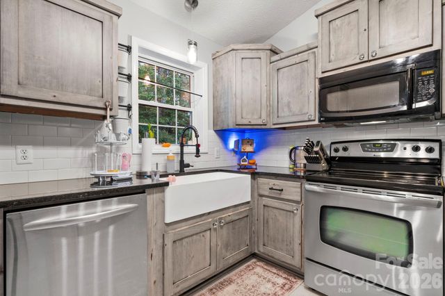 112 Surrey Drive, Morganton, NC 28655