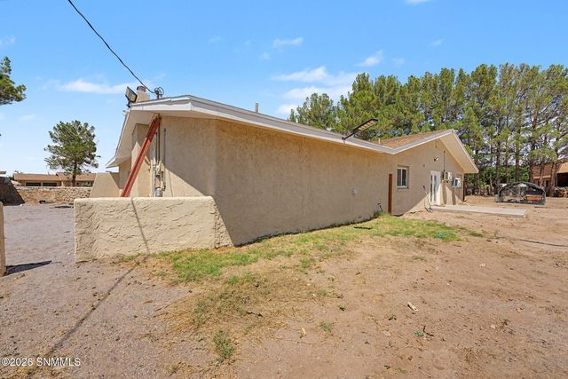 3625 Paradise Lane, Las Cruces, NM 88007