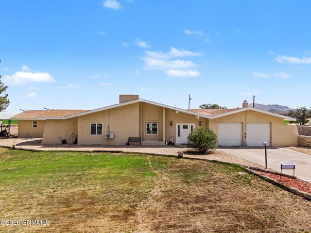 3625 Paradise Lane, Las Cruces, NM 88007