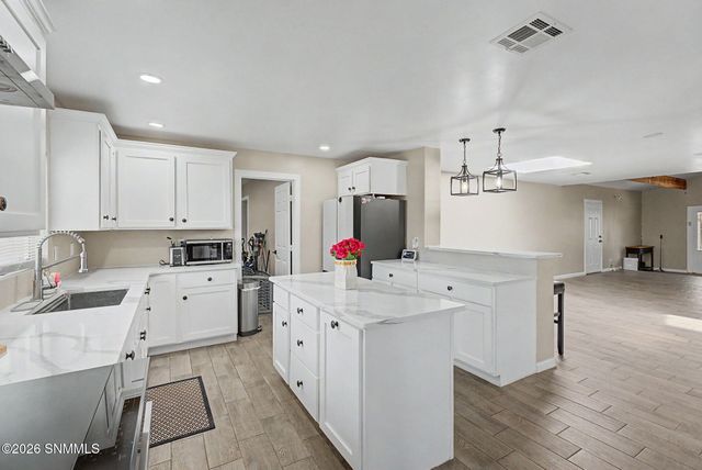 3625 Paradise Lane, Las Cruces, NM 88007