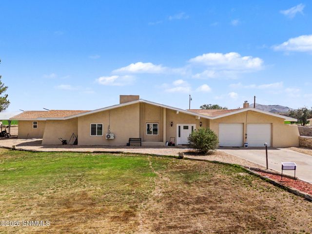 3625 Paradise Lane, Las Cruces, NM 88007