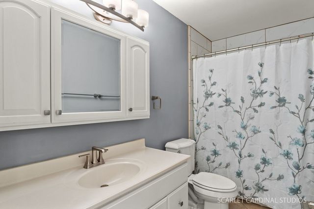 2021 Tiffany Drive, Schaumburg, IL 60194