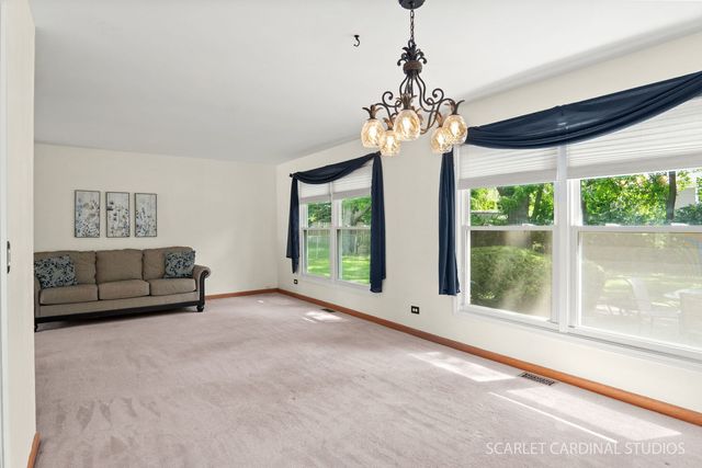 2021 Tiffany Drive, Schaumburg, IL 60194