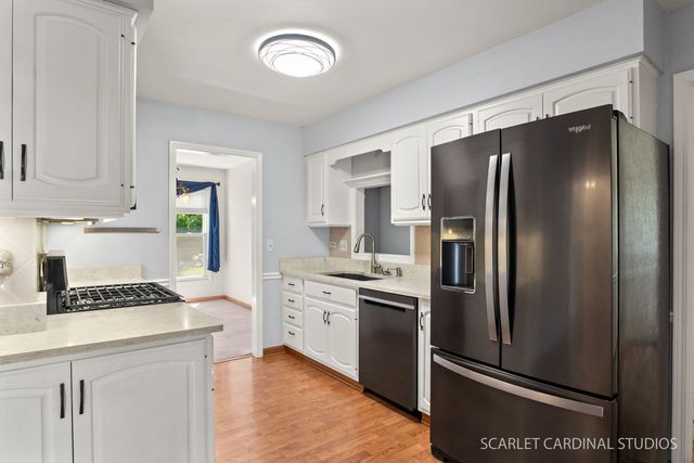 2021 Tiffany Drive, Schaumburg, IL 60194