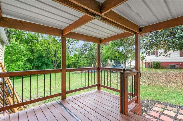 206 Village Avenue, Randleman, NC 27317