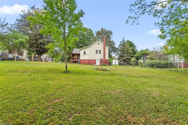 206 Village Avenue, Randleman, NC 27317