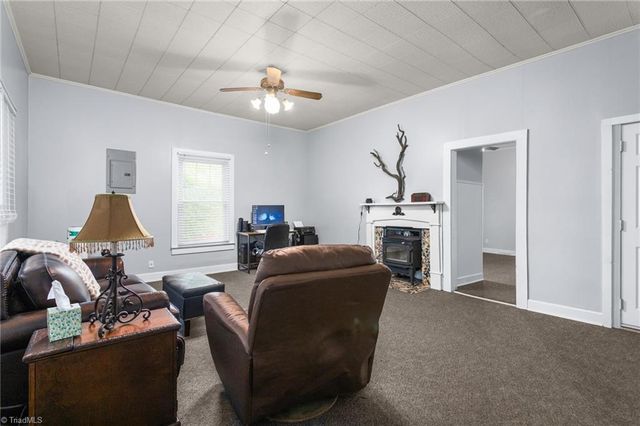 206 Village Avenue, Randleman, NC 27317