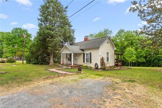 206 Village Avenue, Randleman, NC 27317