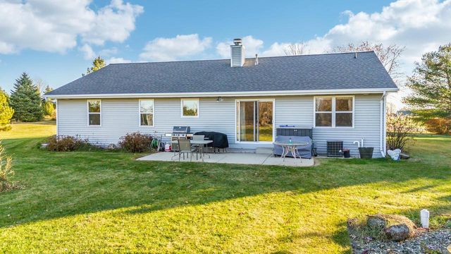 7538 S CHASE ROAD, Pulaski, WI 54162