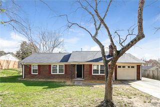 308 Cheltenham Drive, Winston-salem, NC 27103