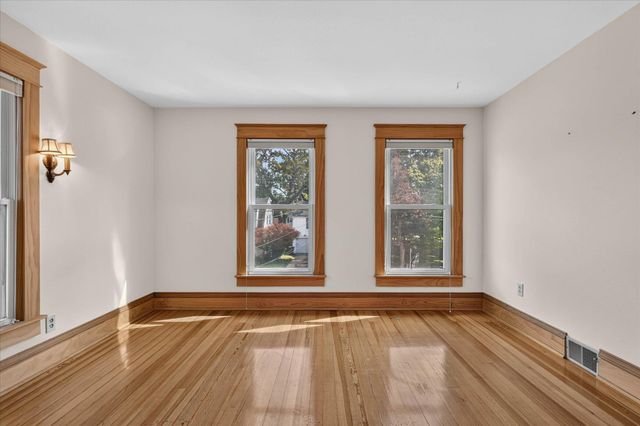 218 Exchange Street, Marshall, MI 49068