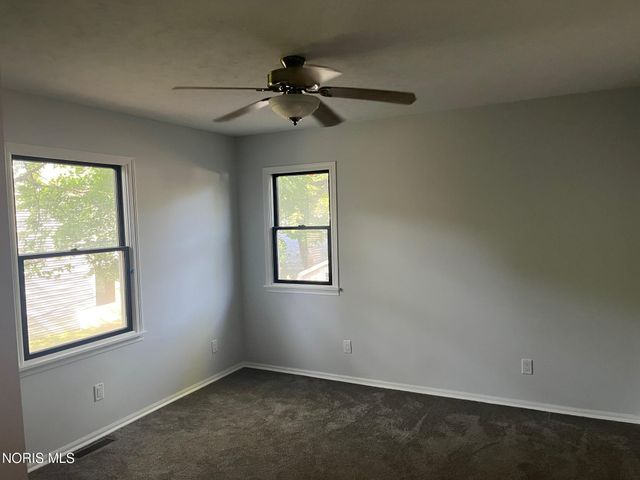 611 Greenfield Drive, Maumee, OH 43537