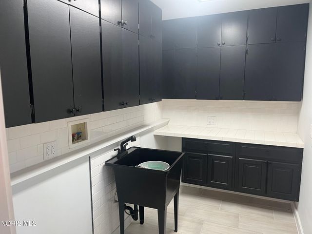 611 Greenfield Drive, Maumee, OH 43537