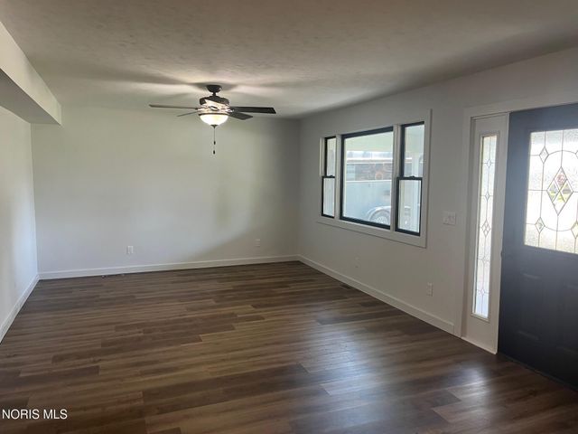 611 Greenfield Drive, Maumee, OH 43537