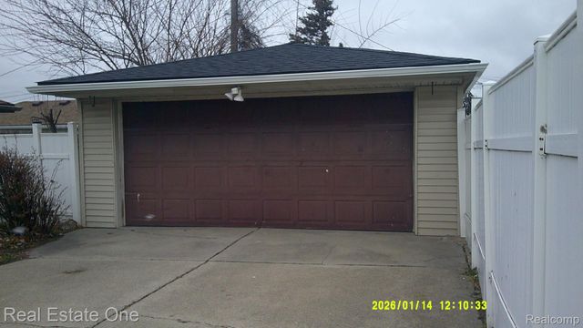20435 Basil Street, Detroit, MI 48235