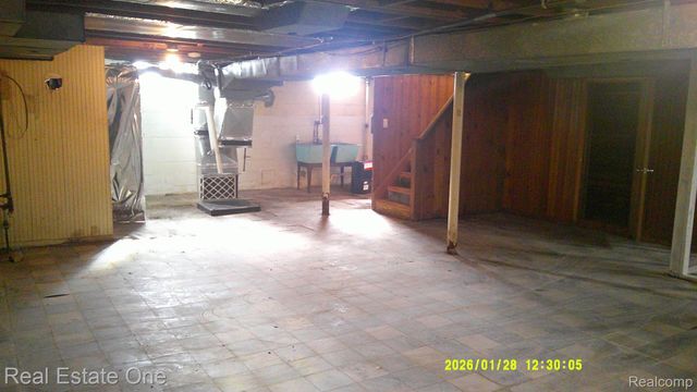 20435 Basil Street, Detroit, MI 48235
