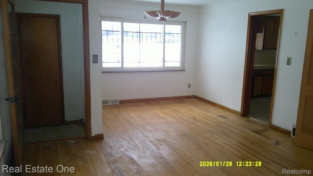 20435 Basil Street, Detroit, MI 48235