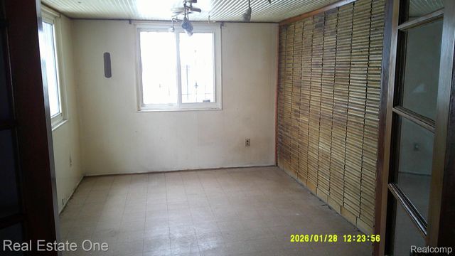 20435 Basil Street, Detroit, MI 48235